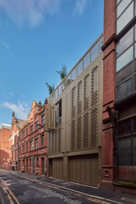 City Superhost: Luxury Deansgate Townhouse Манчестър Екстериор снимка