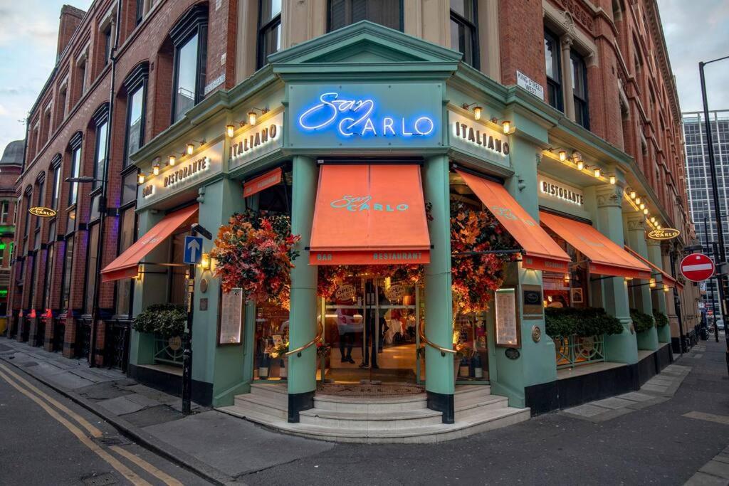 City Superhost: Luxury Deansgate Townhouse Манчестър Екстериор снимка