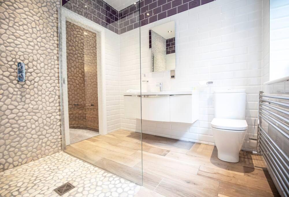 City Superhost: Luxury Deansgate Townhouse Манчестър Екстериор снимка