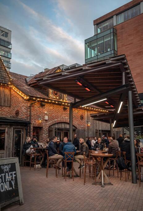 City Superhost: Luxury Deansgate Townhouse Манчестър Екстериор снимка