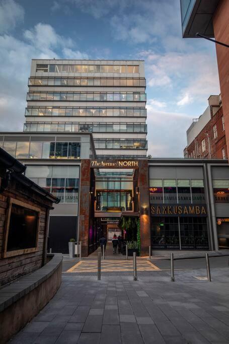 City Superhost: Luxury Deansgate Townhouse Манчестър Екстериор снимка