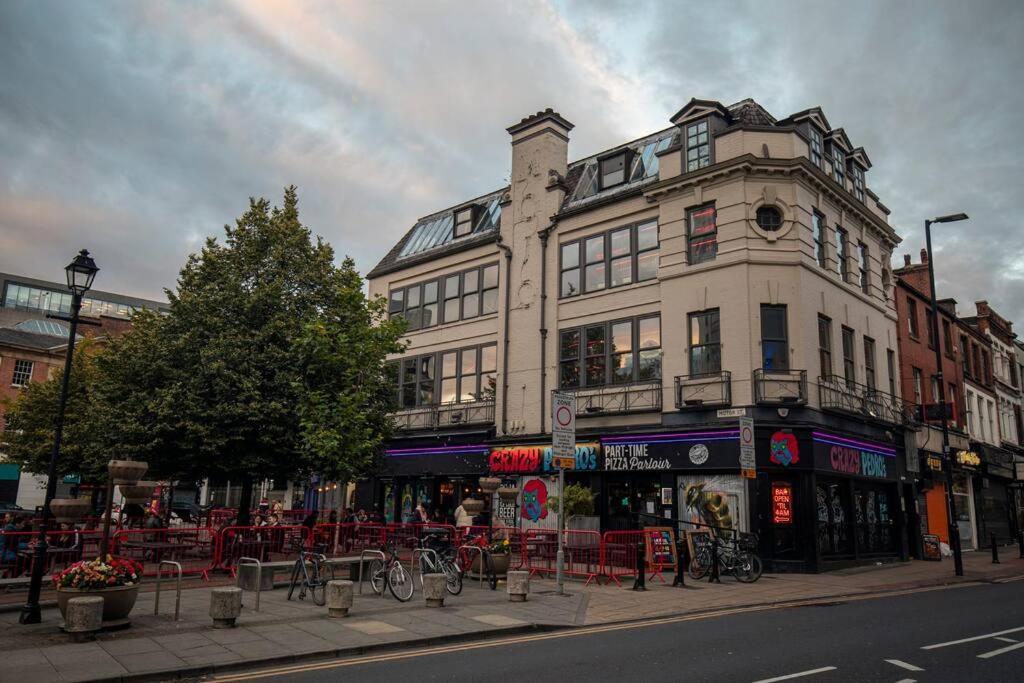 City Superhost: Luxury Deansgate Townhouse Манчестър Екстериор снимка