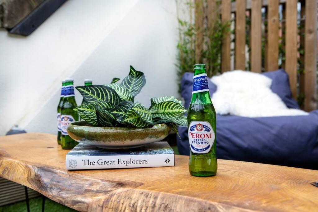 City Superhost: Luxury Deansgate Townhouse Манчестър Екстериор снимка