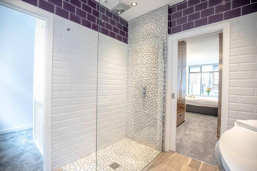 City Superhost: Luxury Deansgate Townhouse Манчестър Екстериор снимка
